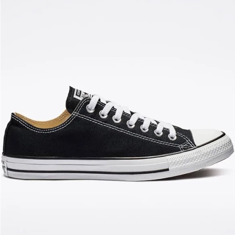 Converse Chuck Taylor All Star Low Top Women’s 7/Mens 5.5